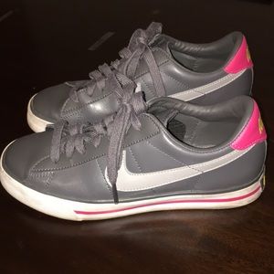 NIKE sneakers size 7.5